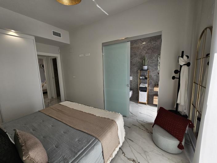 Image No.12-3 Bed Villa / Detached for sale