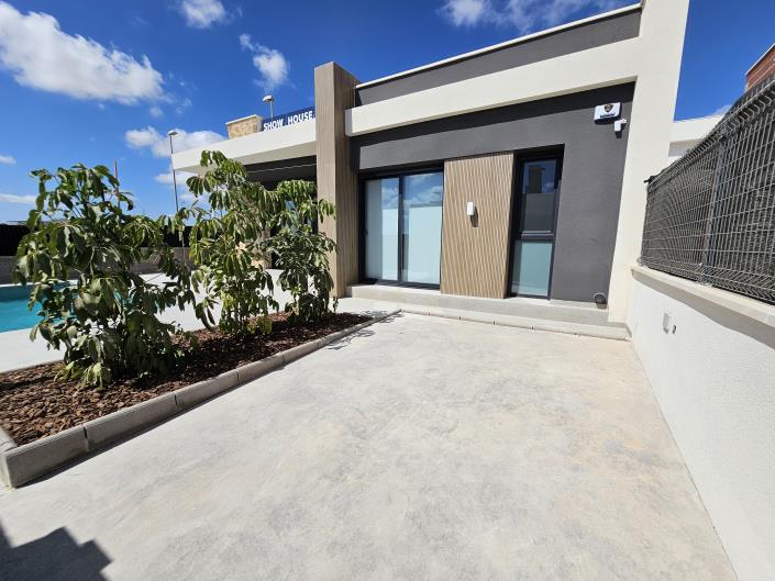 Image No.21-3 Bed Villa / Detached for sale