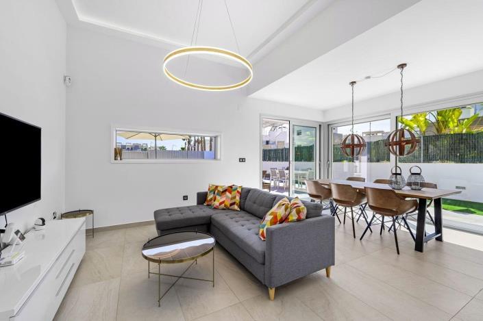 Image No.7-3 Bed Villa / Detached for sale