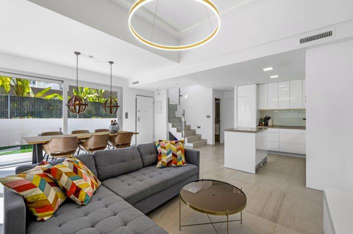 Image No.8-3 Bed Villa / Detached for sale