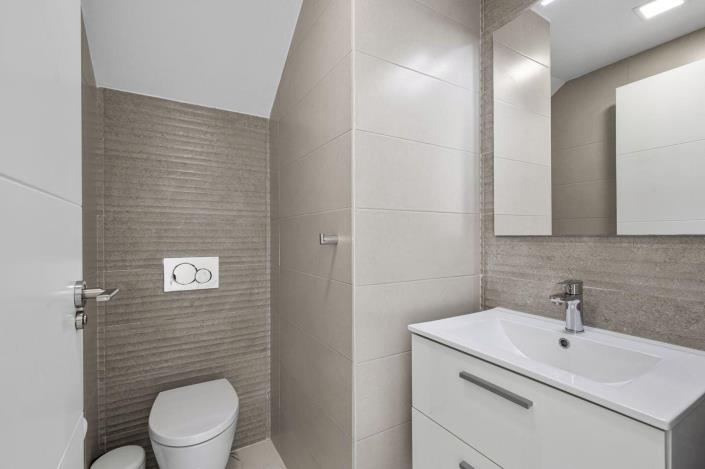 Image No.17-3 Bed Villa / Detached for sale