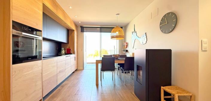 Image No.12-3 Bed Apartment for sale