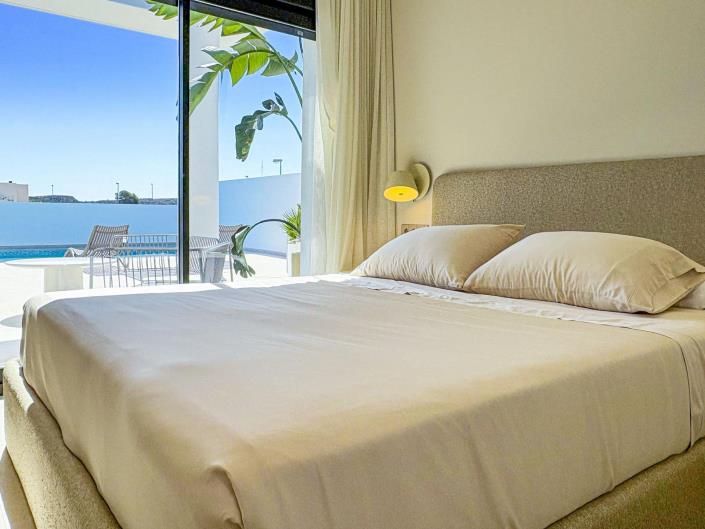 Image No.8-5 Bed Villa / Detached for sale