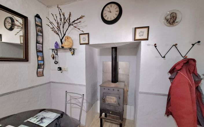 Image No.4-2 Bed House for sale