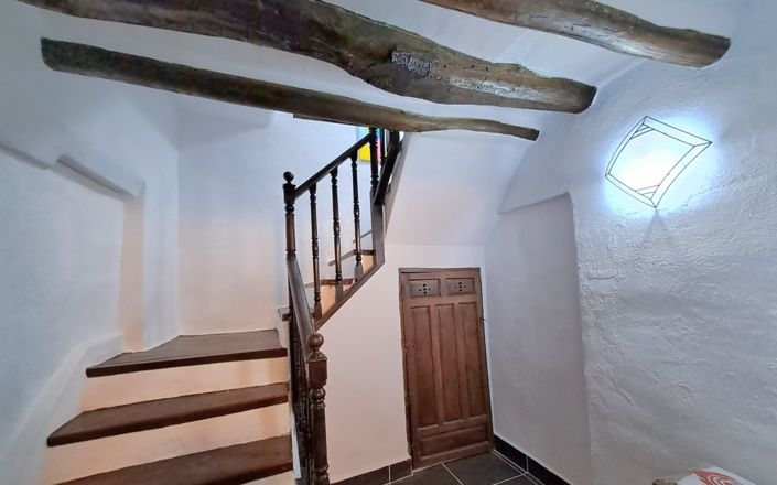 Image No.2-3 Bed House for sale