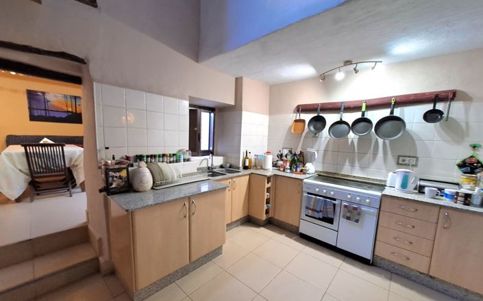 Image No.6-3 Bed House for sale