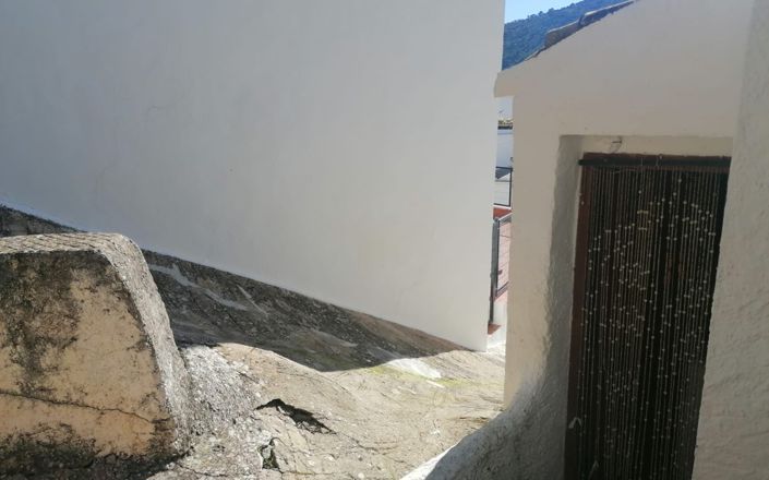 Image No.19-3 Bed House for sale