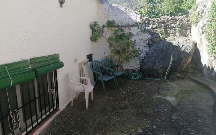 Image No.21-3 Bed House for sale