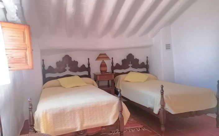 Image No.31-3 Bed House for sale