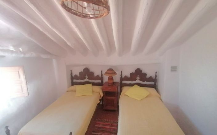 Image No.32-3 Bed House for sale