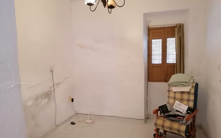 Image No.6-3 Bed House for sale