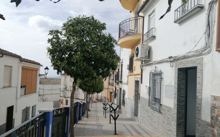 Image No.1-2 Bed House for sale