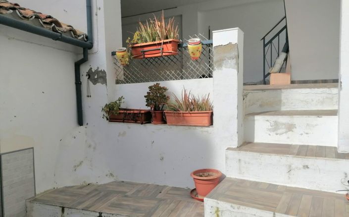 Image No.17-2 Bed House for sale