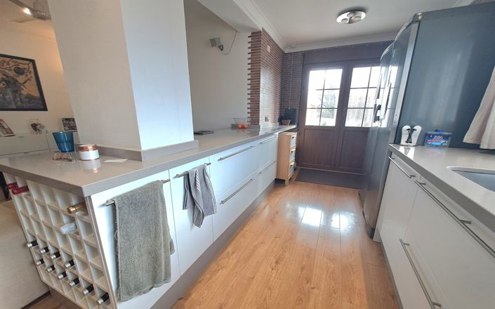 Image No.24-3 Bed House for sale