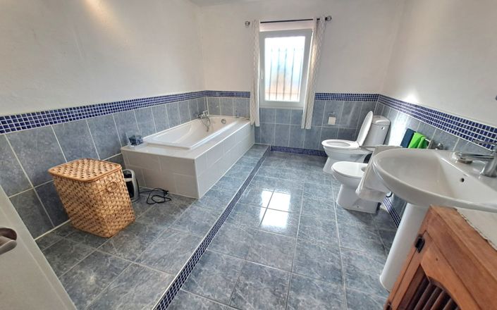 Image No.54-3 Bed House for sale