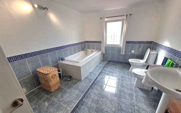 Image No.55-3 Bed House for sale