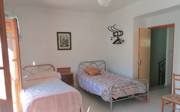 Image No.25-4 Bed House for sale