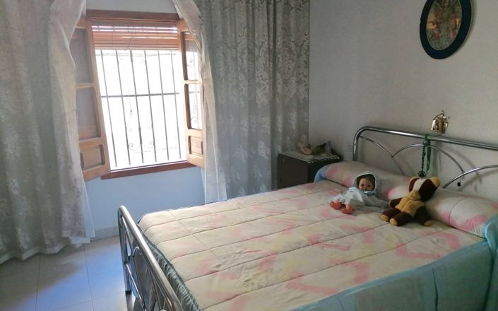 Image No.27-4 Bed House for sale