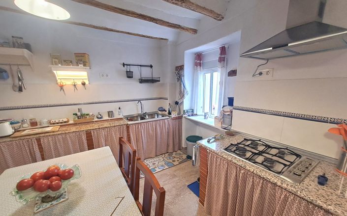 Image No.12-2 Bed House for sale