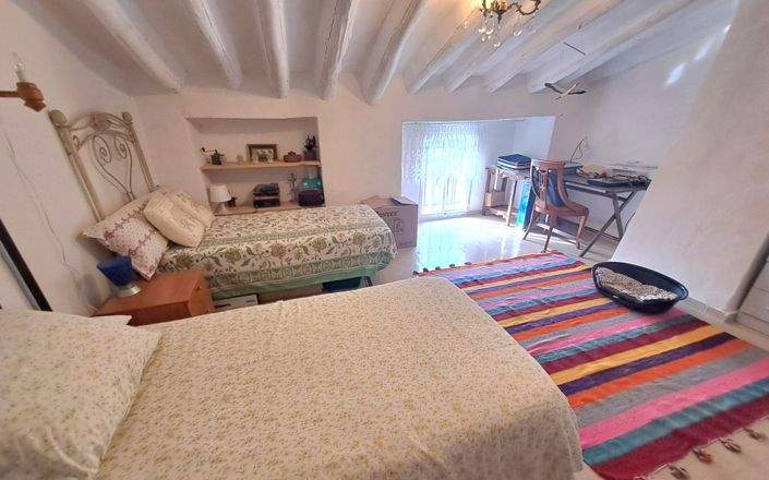 Image No.25-2 Bed House for sale