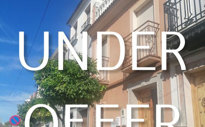 Image No.1-5 Bed House for sale