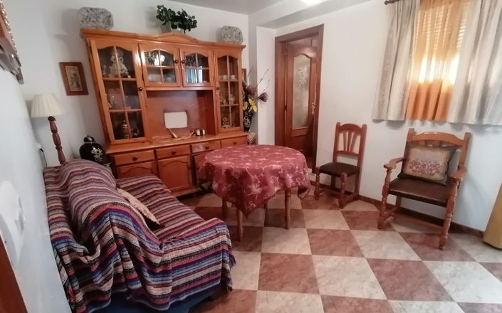 Image No.10-5 Bed House for sale