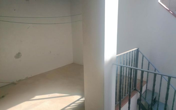 Image No.21-5 Bed House for sale