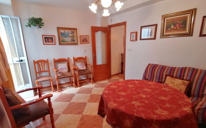 Image No.8-5 Bed House for sale