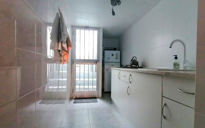 Image No.9-1 Bed House for sale