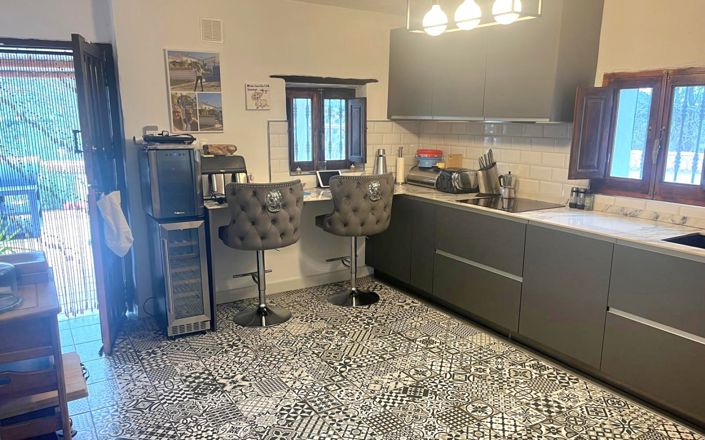 Image No.20-4 Bed House for sale