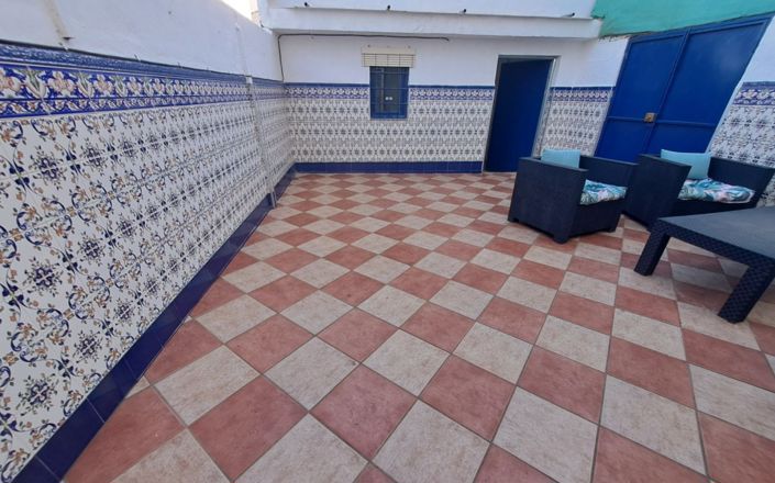 Image No.20-4 Bed House for sale