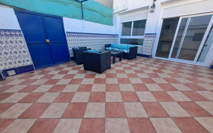 Image No.24-4 Bed House for sale