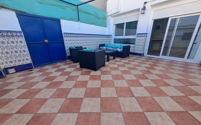 Image No.25-4 Bed House for sale