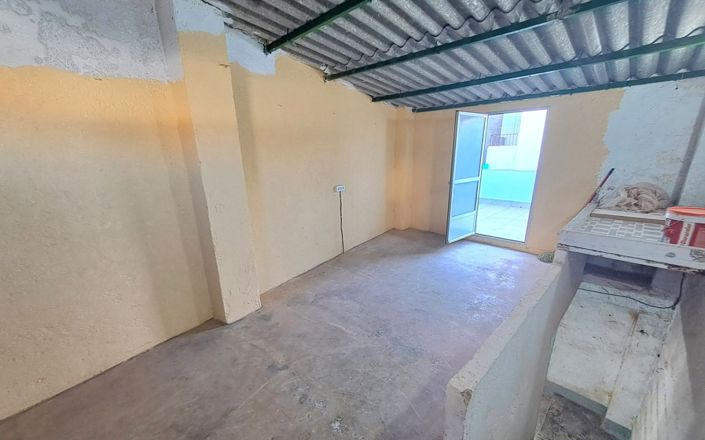 Image No.34-4 Bed House for sale