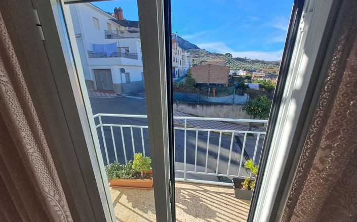 Image No.47-4 Bed House for sale