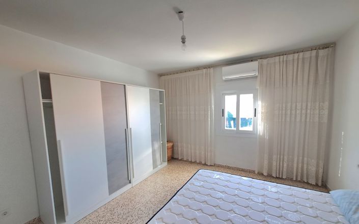 Image No.52-4 Bed House for sale