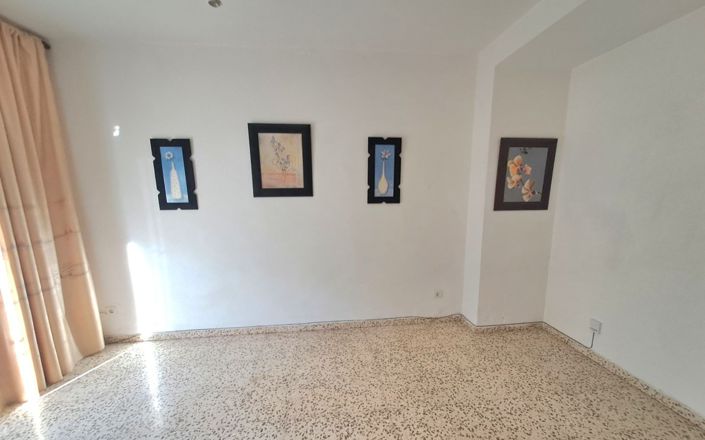 Image No.6-4 Bed House for sale