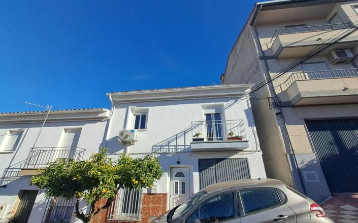 Image No.60-4 Bed House for sale