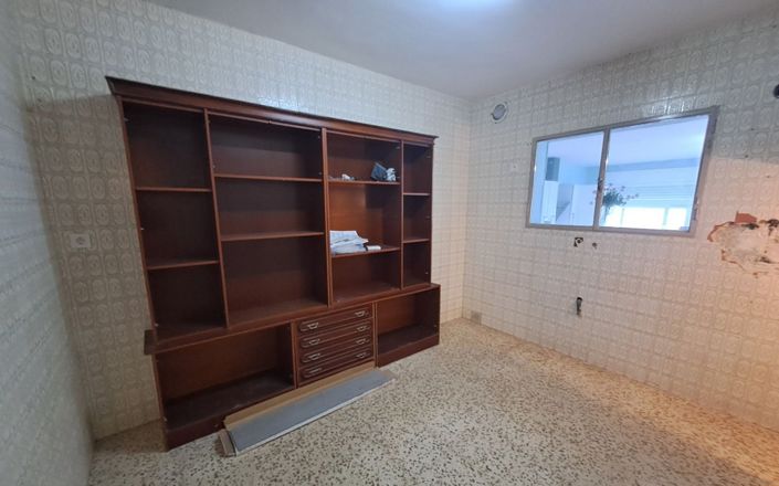 Image No.8-4 Bed House for sale