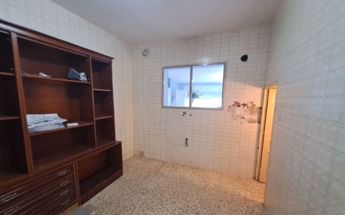 Image No.9-4 Bed House for sale