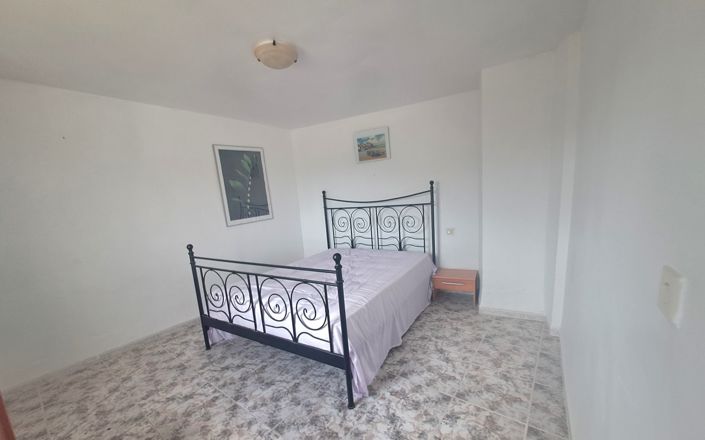 Image No.16-3 Bed House for sale