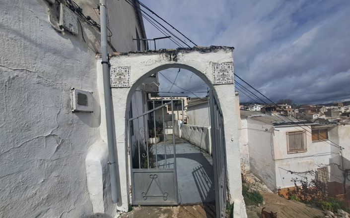 Image No.21-3 Bed House for sale