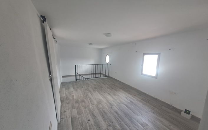 Image No.26-3 Bed House for sale