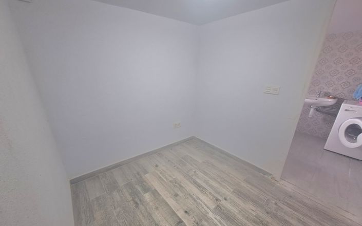 Image No.31-3 Bed House for sale