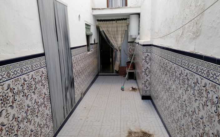 Image No.13-6 Bed House for sale