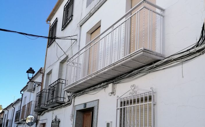 Image No.24-6 Bed House for sale