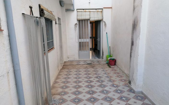 Image No.12-5 Bed House for sale