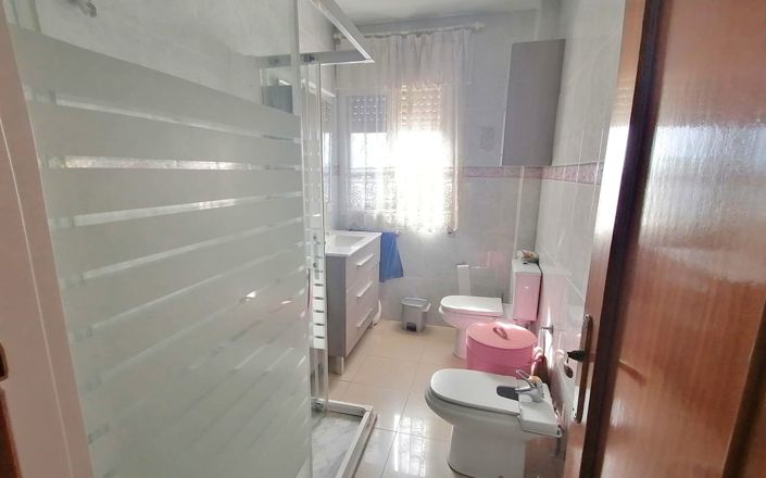 Image No.27-4 Bed House for sale