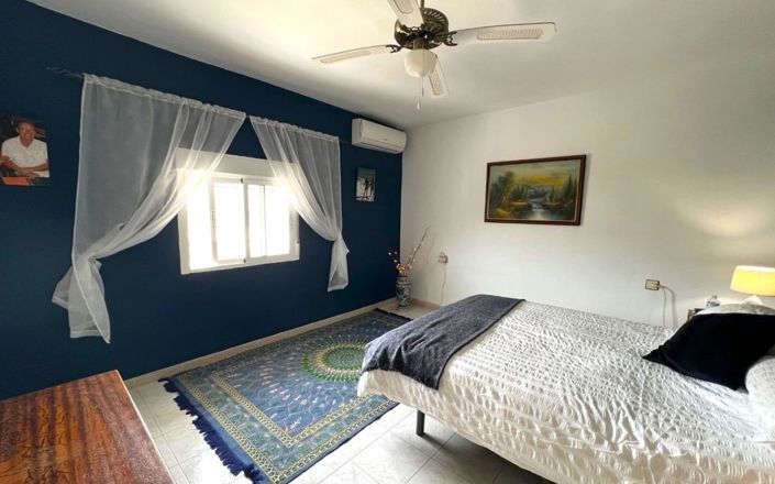 Image No.25-5 Bed House for sale