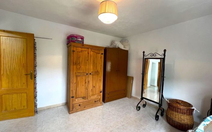 Image No.27-5 Bed House for sale